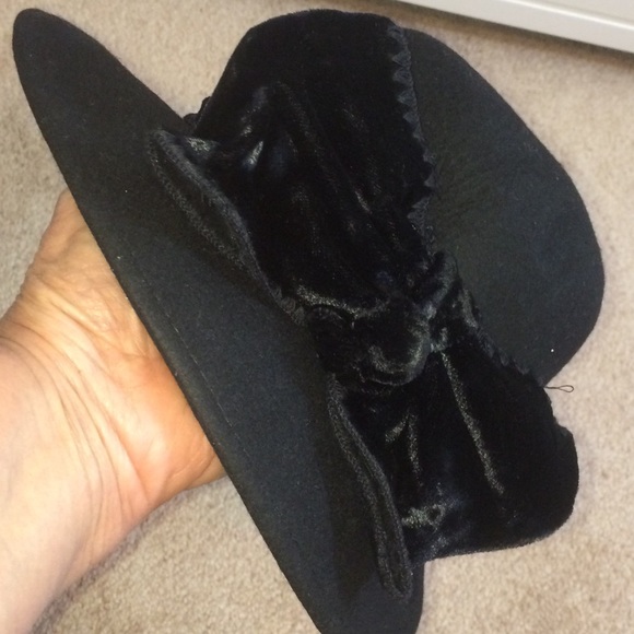 Hat - Picture 4 of 7